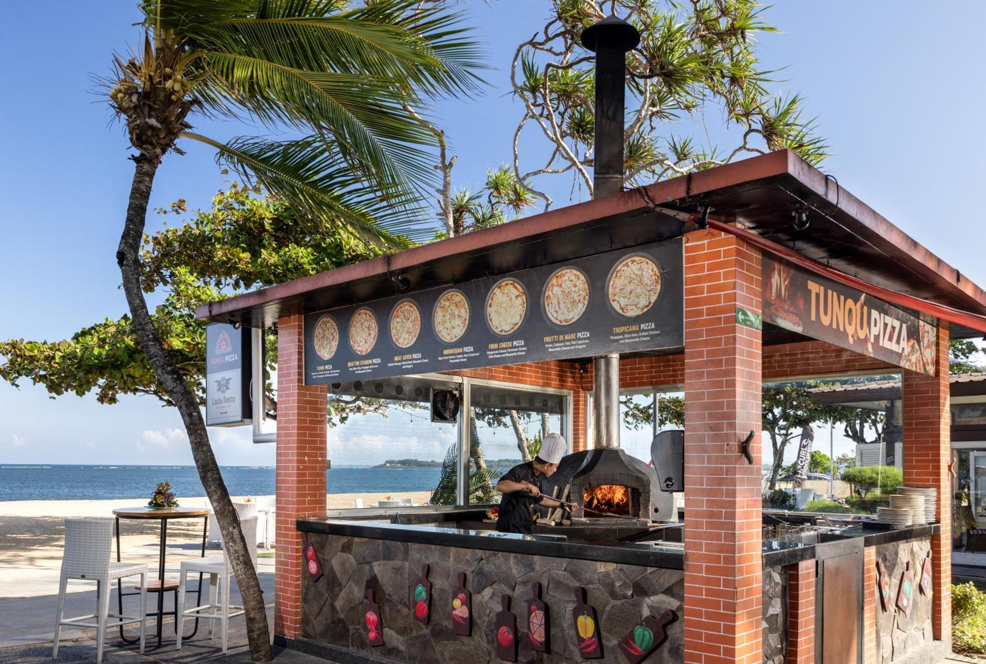 براما سانور بيتش بالي المظهر الخارجي الصورة Pizza Hut in Bali, Indonesia